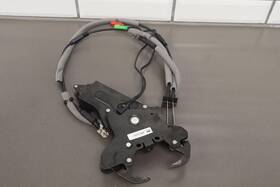 103255900 Cadillac 04-09 Xlr Convertible Roof Center Latch Mechanism With Cables