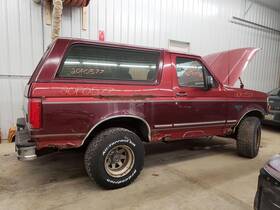 F2tz9850202a Ford Trucks 92-96 Bronco Rear Heated Roof Toreador Red/dark Red Fl/jl