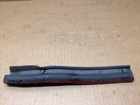 3828728 Gmc 1963-1967 Corvette Weatherstrip Hardtop Right Vertical Lower Extension Used Oem