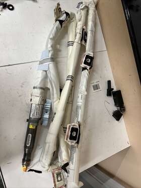 1668601002 Mercedes 2013 2014 2015 2016 Gl450 Gl550 X166 Right Roof Curtain Oem